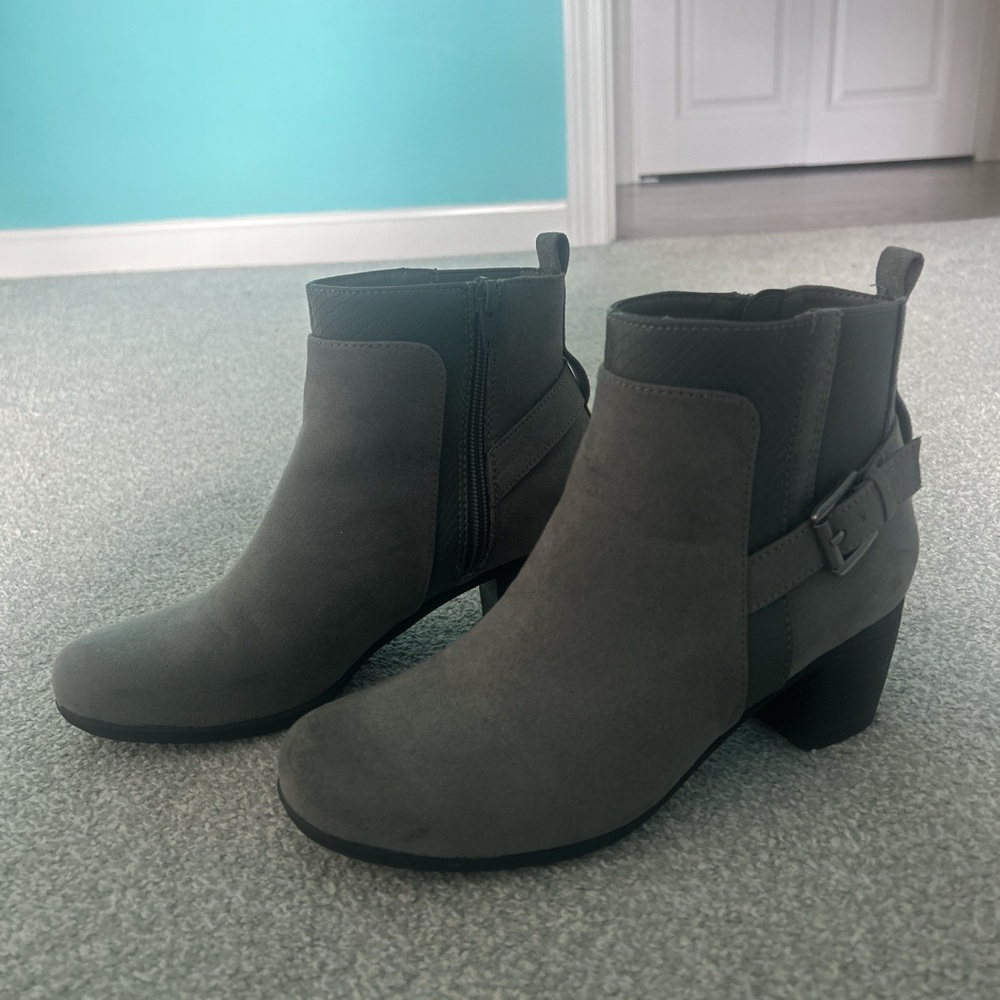 Women's Gray Ankle Boots